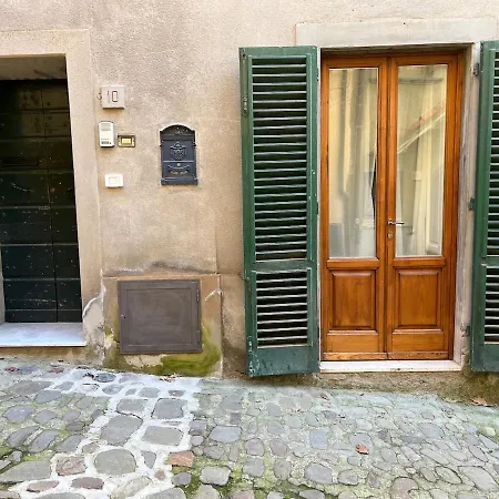 La Finestra Nella Rocca Apartment *